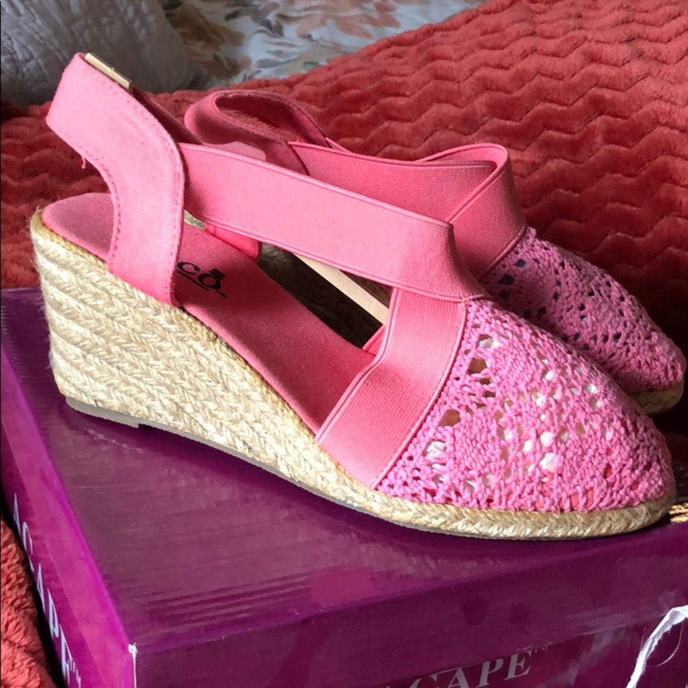 Sandals - Picture 3 of 6